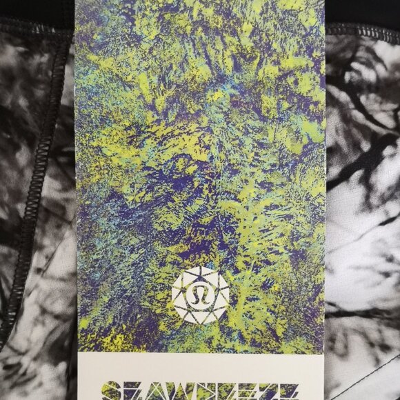 NWT LULULEMON SEAWHEEZE Black White Print Speed Up LR 2.5"Lined Shorts 10 - Picture 7 of 8